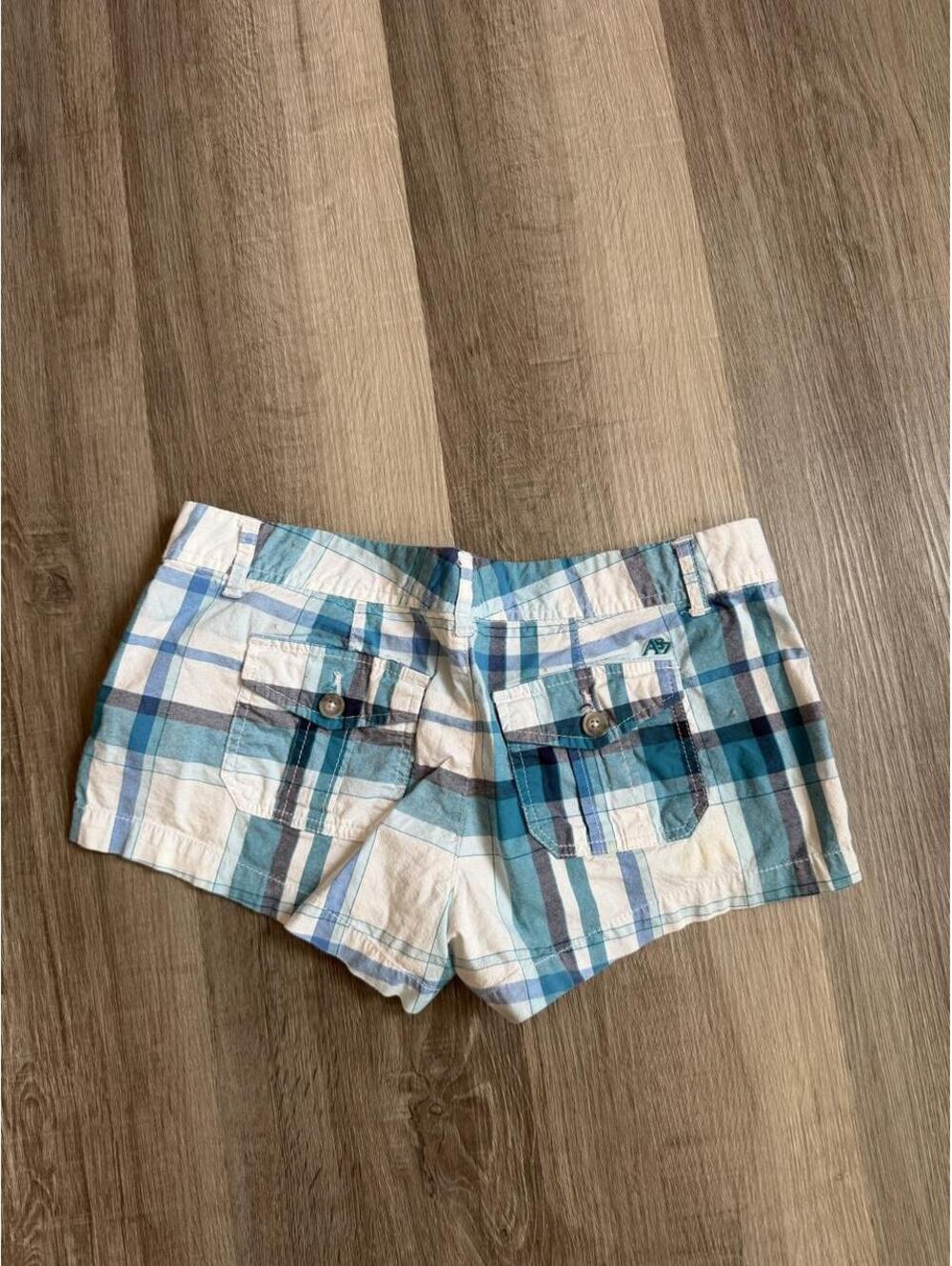 Y2K Aeropostale blue, white and beige plaid cotton shorts size 1/2